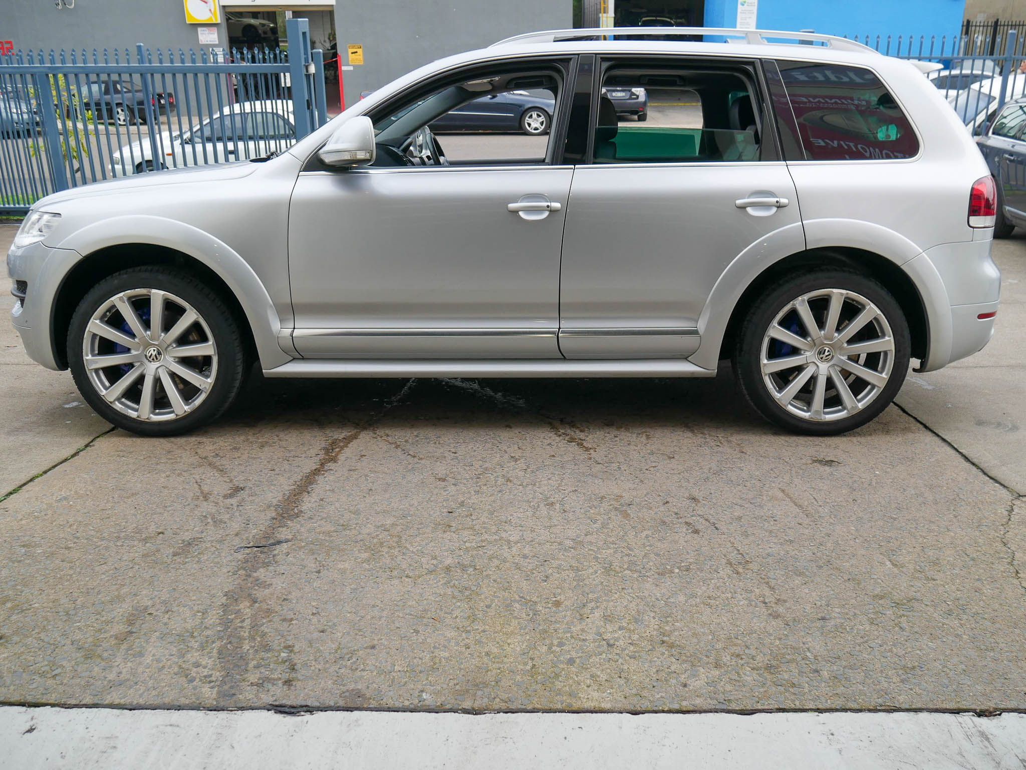 Touareg R50 Rim Cars for Sale - Volkswagen Touareg R50 at Oldtimer Centre